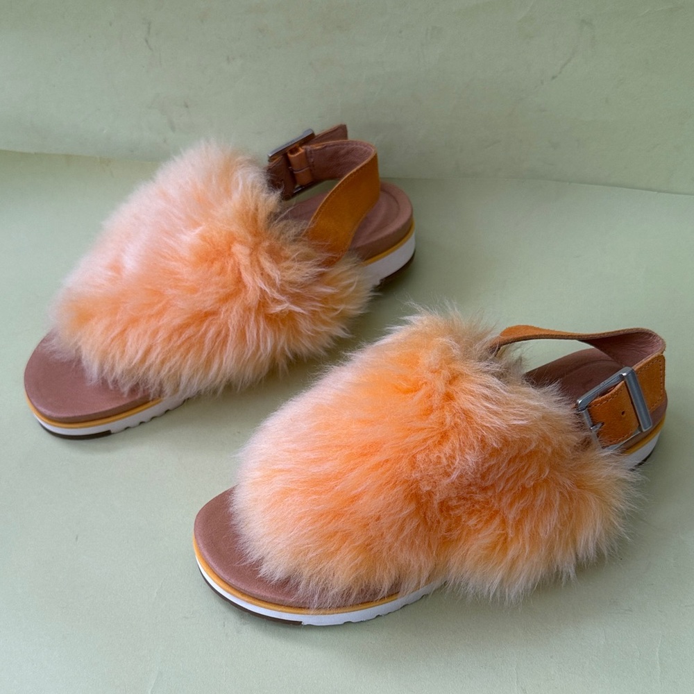 UGG Women's Fluffy Peach Sandals